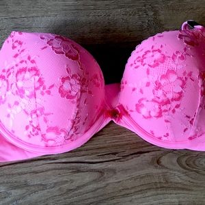 NEW! Victoria's Secret Body By Victoria bra